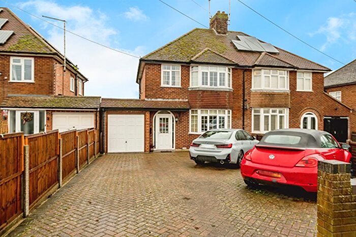 3 Bedroom Semi-Detached House For Sale In Aston Clinton Road, Weston Turville, Aylesbury, HP22