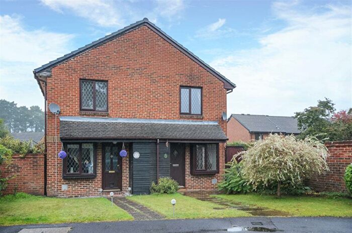 1 Bedroom Semi-Detached House To Rent In Marigold Close, Heathlake Park, Crowthorne, RG45