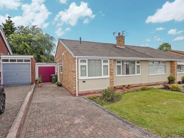 Houses for sale & to rent in NE16 5AG, Westacres Avenue, Whickham South