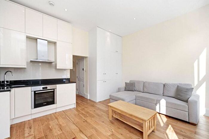 1 Bedroom Flat To Rent In George Street, Marylebone, London, W1H