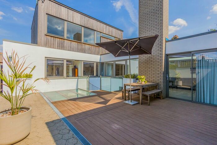 4 Bedroom Detached House To Rent In Railway Place, Hertford, SG13