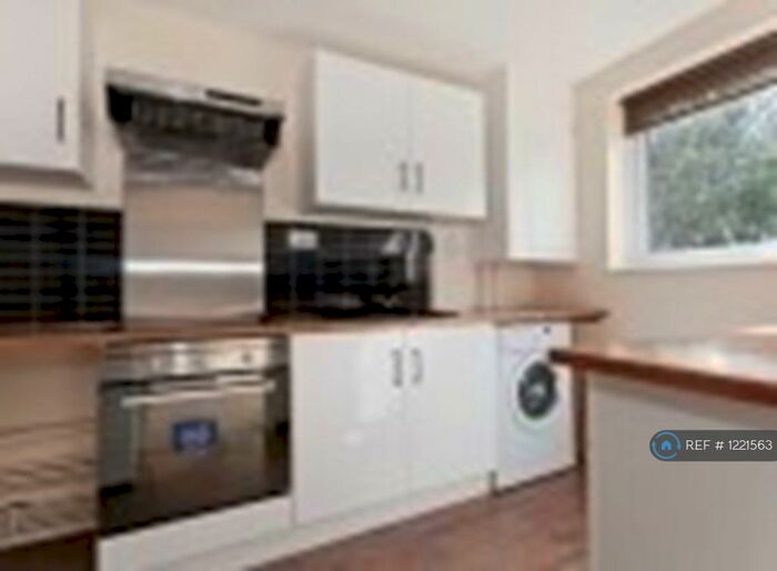 1 Bedroom Flat To Rent In Eccleshill, Bromley, BR2