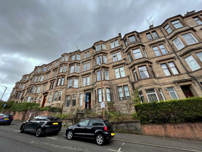 2 Bedroom Flat To Rent In Oban Drive, North Kelvinside, G20