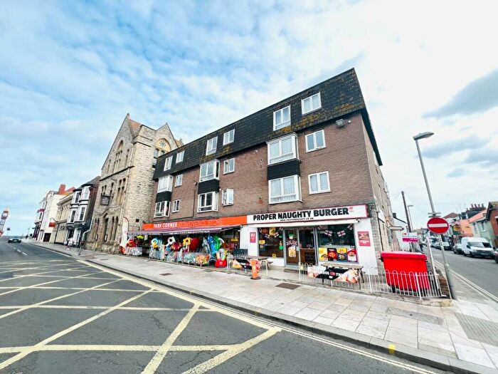 2 Bedroom Flat To Rent In Garnet Court, Park Street, Weymouth, DT4