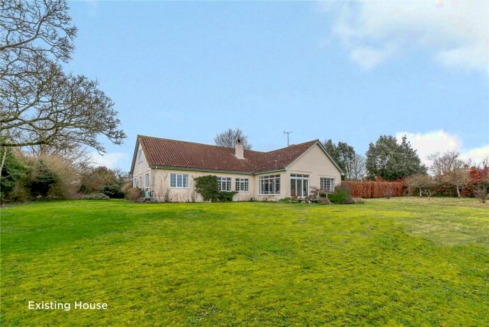 5 Bedroom Detached House For Sale In High Street, Kintbury, Berkshire, RG17