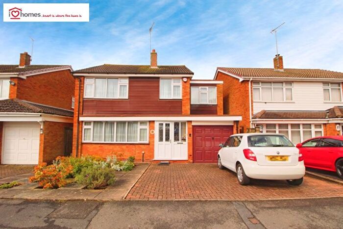 4 Bedroom Detached House For Sale In Truro Road, Walsall, WS5