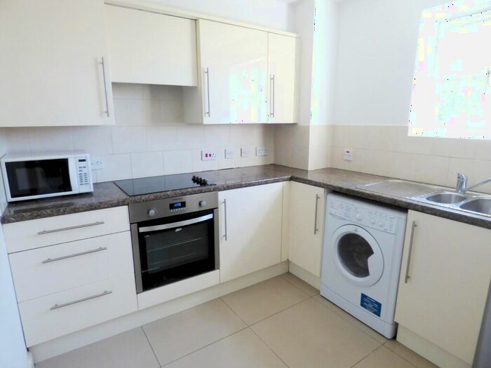 1 Bedroom Flat To Rent In Otter Close, Stratford, London, E15
