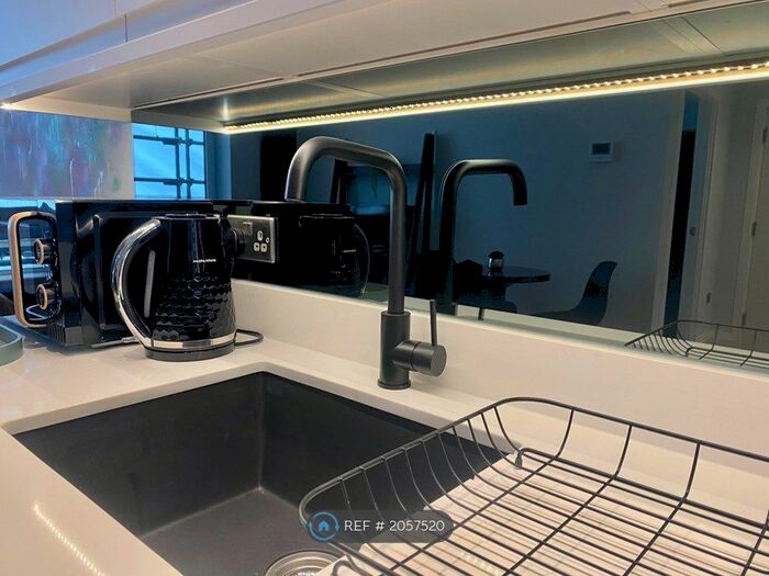 2 Bedroom Flat To Rent In New London Road, Chelmsford, CM2