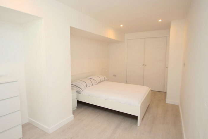 2 Bedroom Flat To Rent In Albion Street, Merchant City, G1
