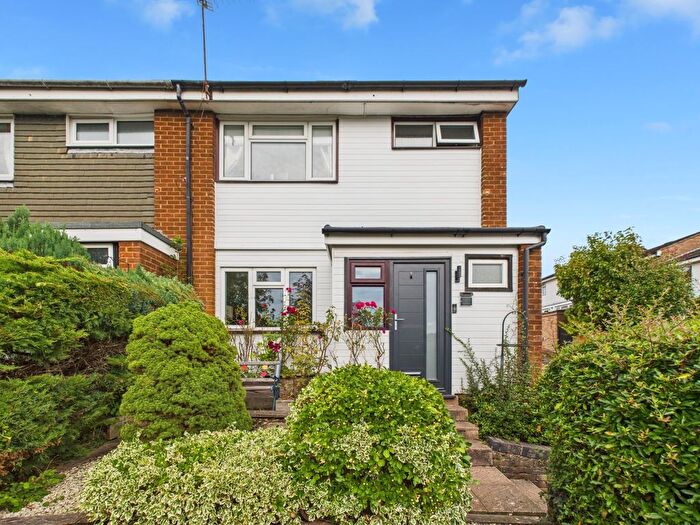 3 Bedroom End Of Terrace House For Sale In Five Acres, Chesham, HP5