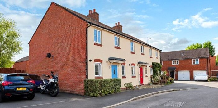 3 Bedroom Semi Detached House For Sale In Clover Lane, Durrington, Salisbury, SP4