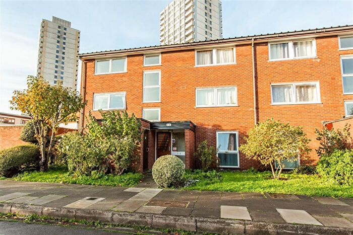 1 Bedroom Flat To Rent In Regent Square, Bow, E3