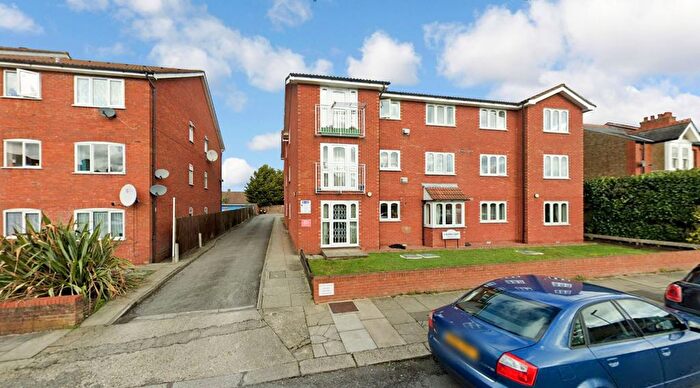 1 Bedroom Flat To Rent In Chiltern Court, Buckingham Road, Harrow, HA1