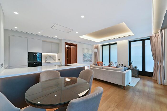 2 Bedroom Flat To Rent In Two Lancer Square, Kensington, London, W8