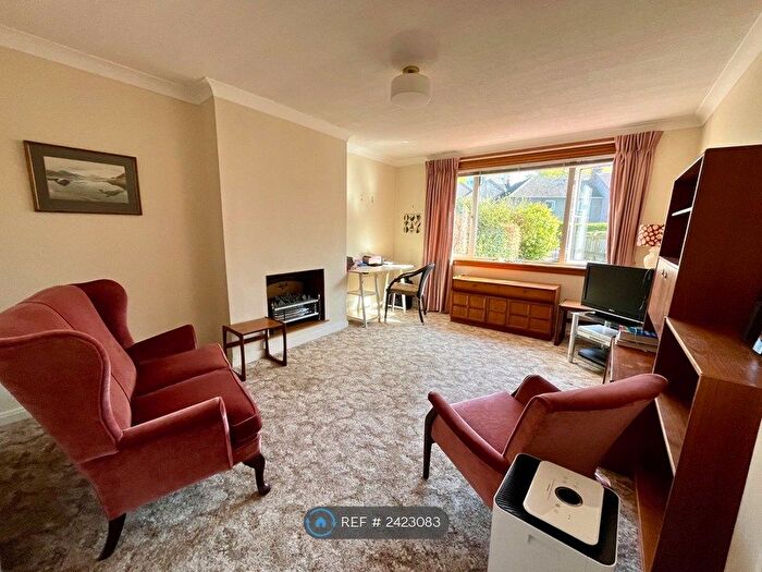 2 Bedroom Flat To Rent In Orchard Brae Gardens, Edinburgh, EH4