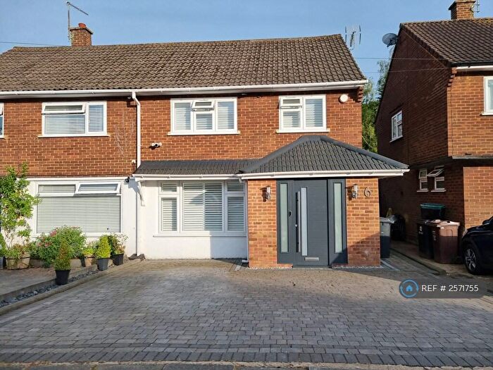 3 Bedroom Semi-Detached House To Rent In Grasmere Road, St. Albans, AL1