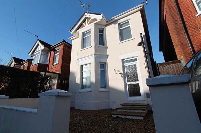 5 Bedroom House To Rent In Sedgley Road, BH9