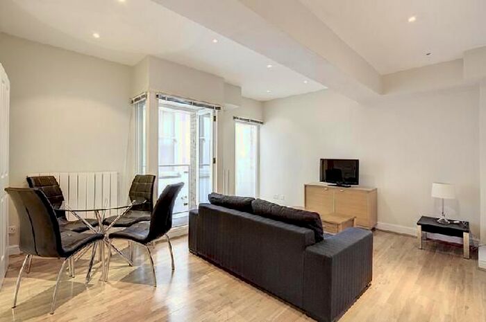 2 Bedroom Flat To Rent In Nottingham Place, Marylebone, London, W1U
