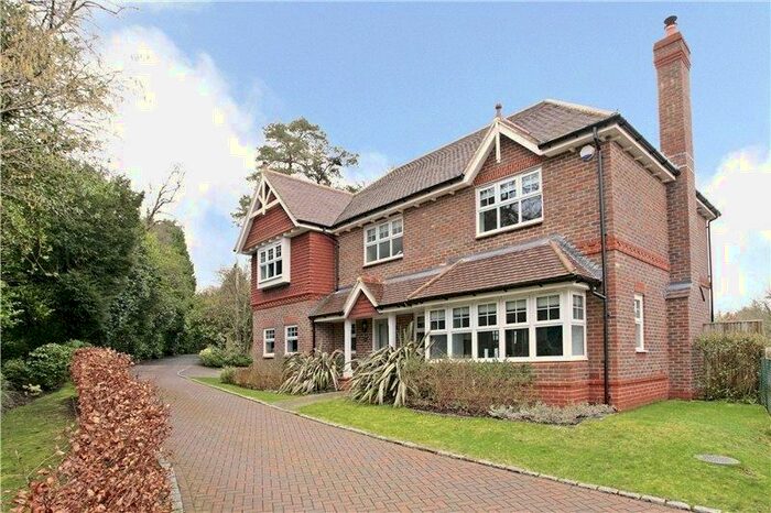 5 Bedroom Detached House To Rent In The Ridings Haywards Heath, RH17