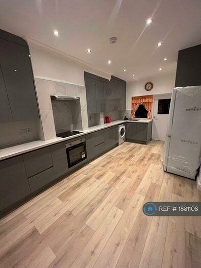 3 Bedroom Terraced House To Rent In London, London, E13