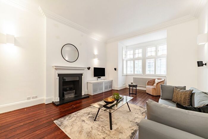 3 Bedroom Flat To Rent In Hornton Street, London, W8