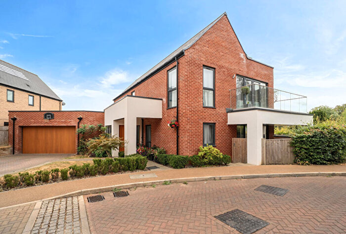 4 Bedroom Detached House For Sale In Hallowes Close, Redhill, Surrey, RH1