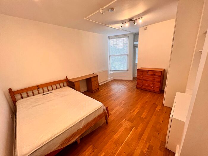 Studio To Rent In Elms Avenue, London, N10