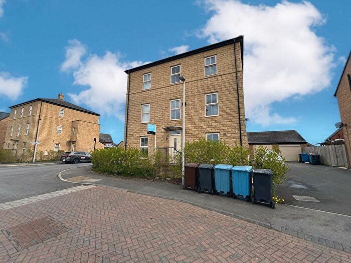 4 Bedroom Semi-Detached House To Rent In Richmond Lane, Kingswood, Hull, East Riding Of Yorkshi, HU7