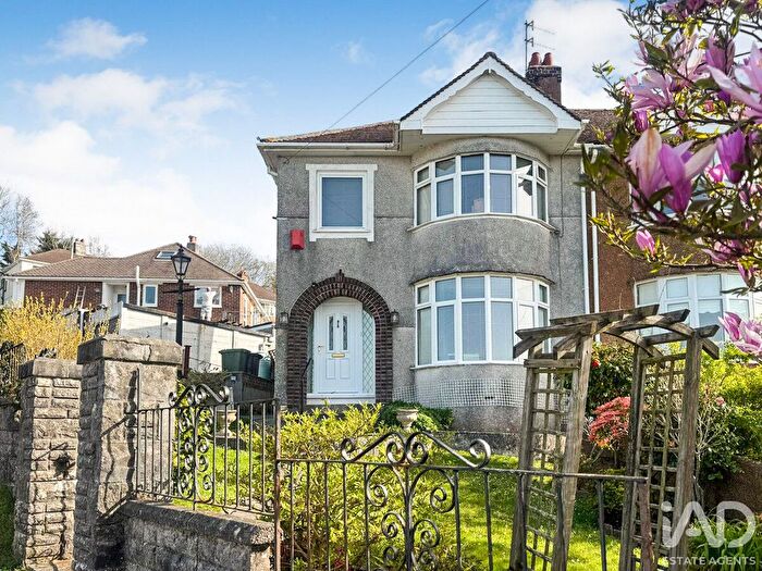 3 Bedroom Semi Detached House For Sale In Darwin Crescent, Plymouth, PL3