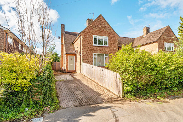 2 Bedroom Maisonette For Sale In Stevenson Road, Hedgerley, Buckinghamshire, SL2