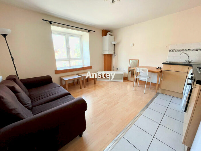 2 Bedroom Flat To Rent In Portswood Road, Southampton, SO17