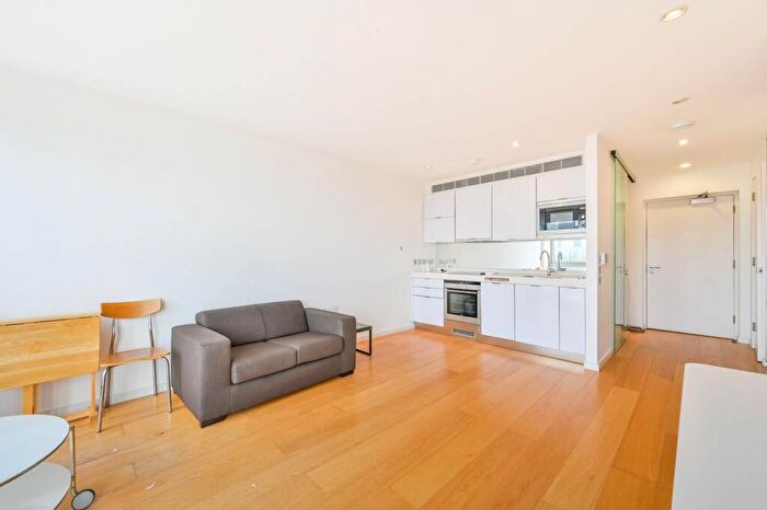 Studio To Rent In Ontario Tower, Canary Wharf, London, E14