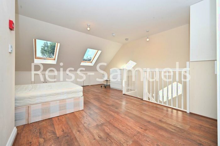 6 Bedroom Town House To Rent In Ambassador Square, Isle Of Dogs, E14
