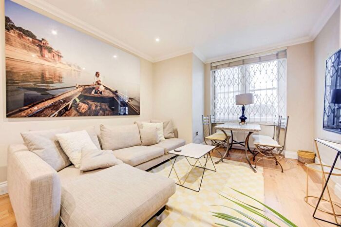 1 Bedroom Flat To Rent In Maida Avenue, Little Venice, London, W2