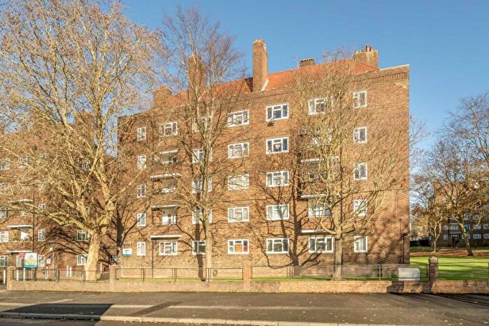 2 Bedroom Flat For Sale In Peckham Rye, Peckham, SE15
