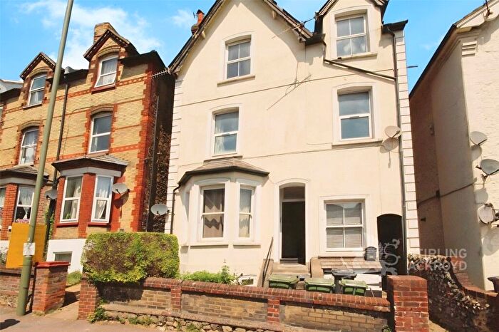 2 Bedroom Apartment To Rent In Farnham Road, Guildford, Surrey, GU2
