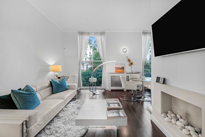 1 Bedroom Flat For Sale In Porchester Square, Bayswater, W2