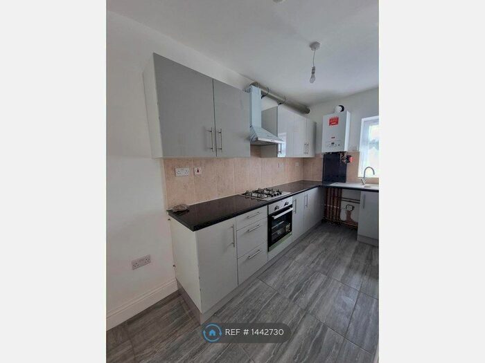 3 Bedroom Flat To Rent In Partridge House, London, E3