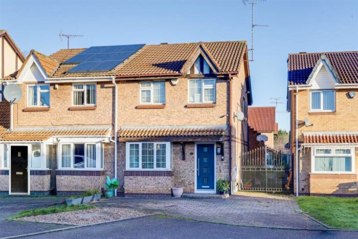 3 Bedroom Semi Detached House For Sale In Oval Gardens, Aspley, Nottinghamshire, NG8