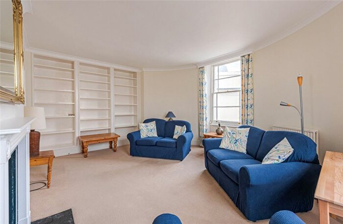 2 Bedroom Flat To Rent In St Georges Square, London, SW1V