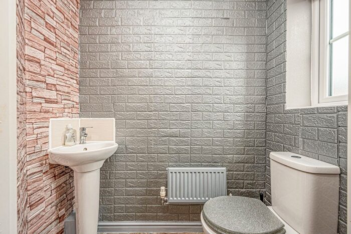 3 Bedroom End Of Terrace House For Sale In Greenfields Drive, Newport, TF10