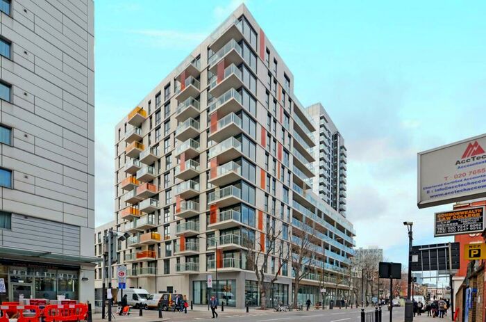 Studio To Rent In Commercial Street, Tower Hamlets, London, E1