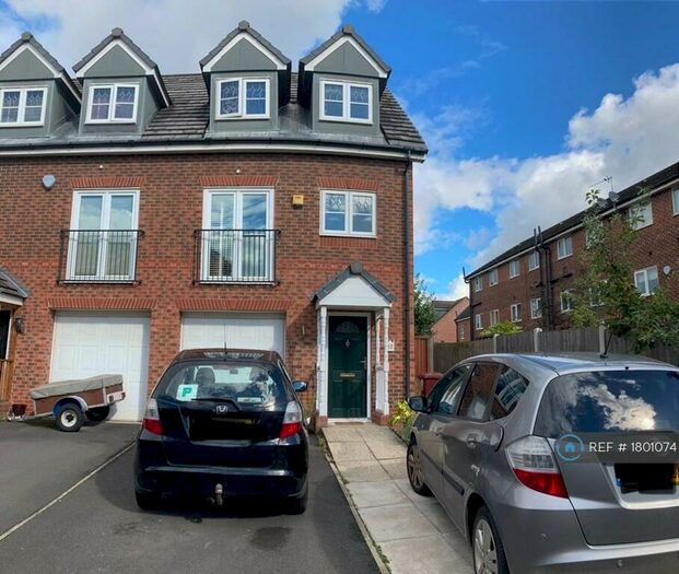 4 Bedroom Semi-Detached House To Rent In Lawnhurst Avenue, Wythenshawe, Manchester, M23