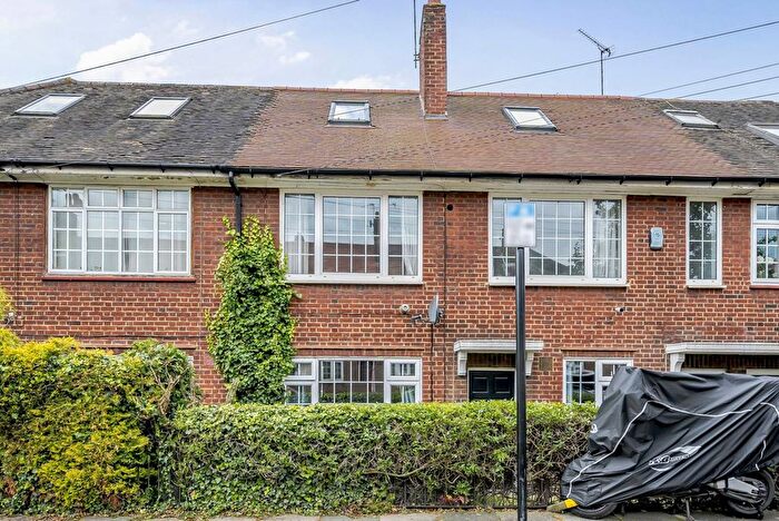 2 Bedroom Maisonette To Rent In Godley Road, Earlsfield, London, SW18