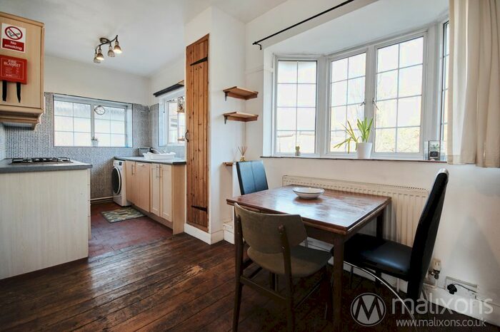 2 Bedroom Flat To Rent In Blairderry Road, London, SW2