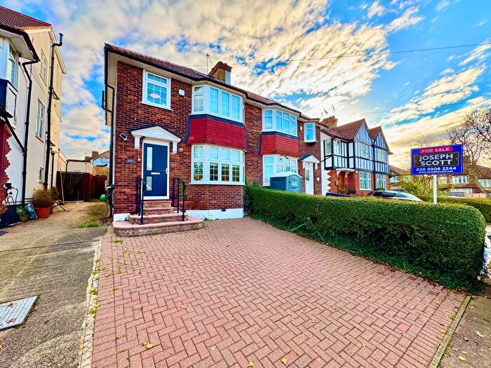 3 Bedroom Semi Detached House For Sale In Farm Road, Edgware, HA8