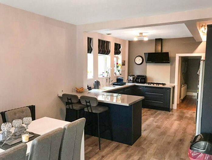 4 Bedroom Semi-Detached House For Sale In Richmond Avenue, Shoeburyness, Southend-On-Sea, SS3