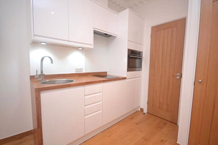 Studio To Rent In Whitley Street, Reading, Berkshire, RG2