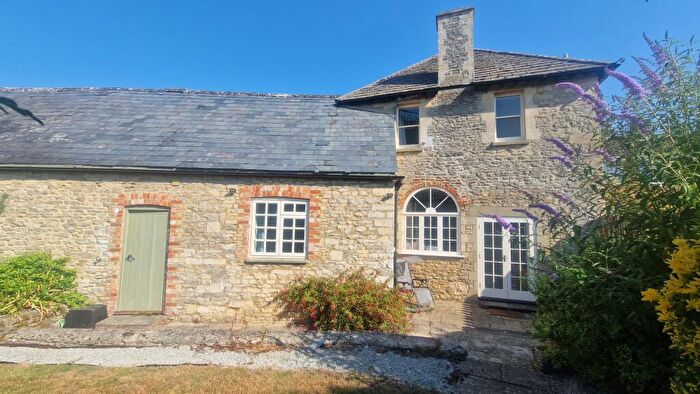3 Bedroom Semi-Detached House To Rent In The Park, Fairford, GL7
