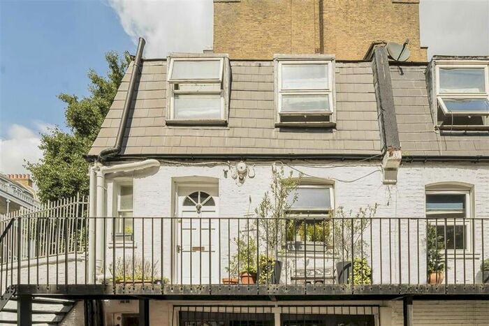 3 Bedroom Flat To Rent In Dove Mews, London, SW5